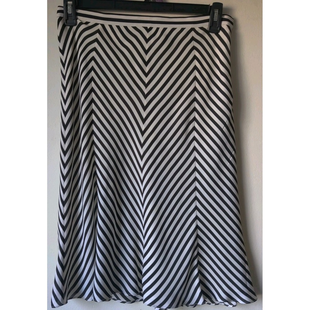 Michael Kohrs Women's Black/White Chevron Print‎ 100% Silk Skirt Size Small